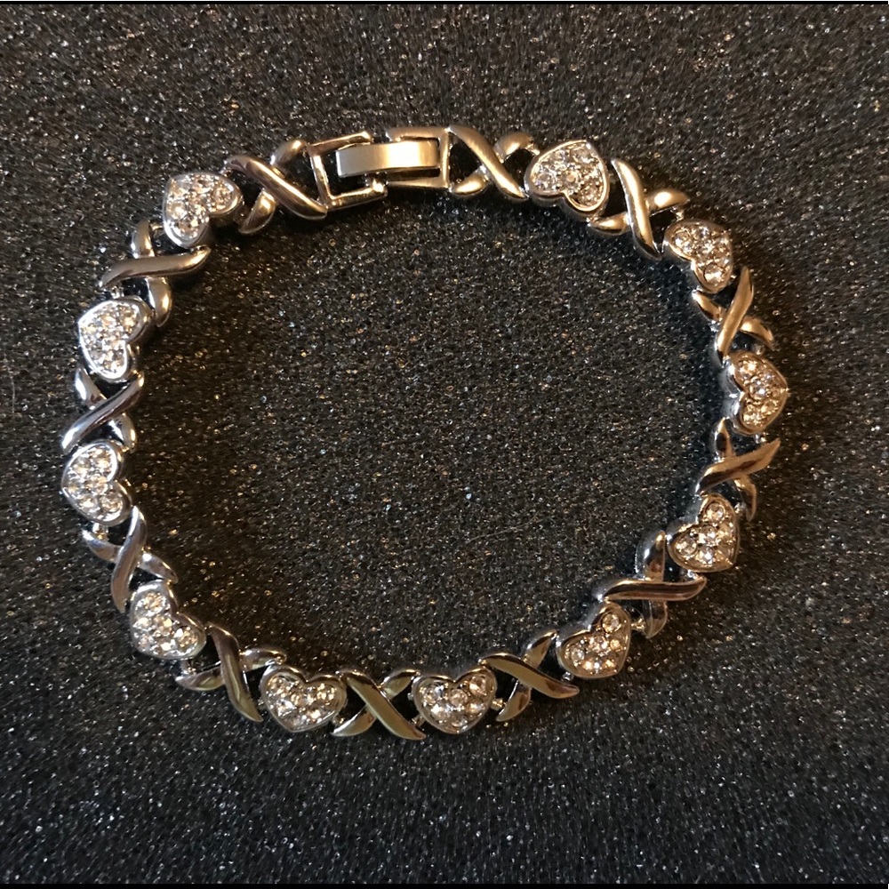 Hugs and Kisses Tennis Bracelet with Swarovski - Picture 2 of 9